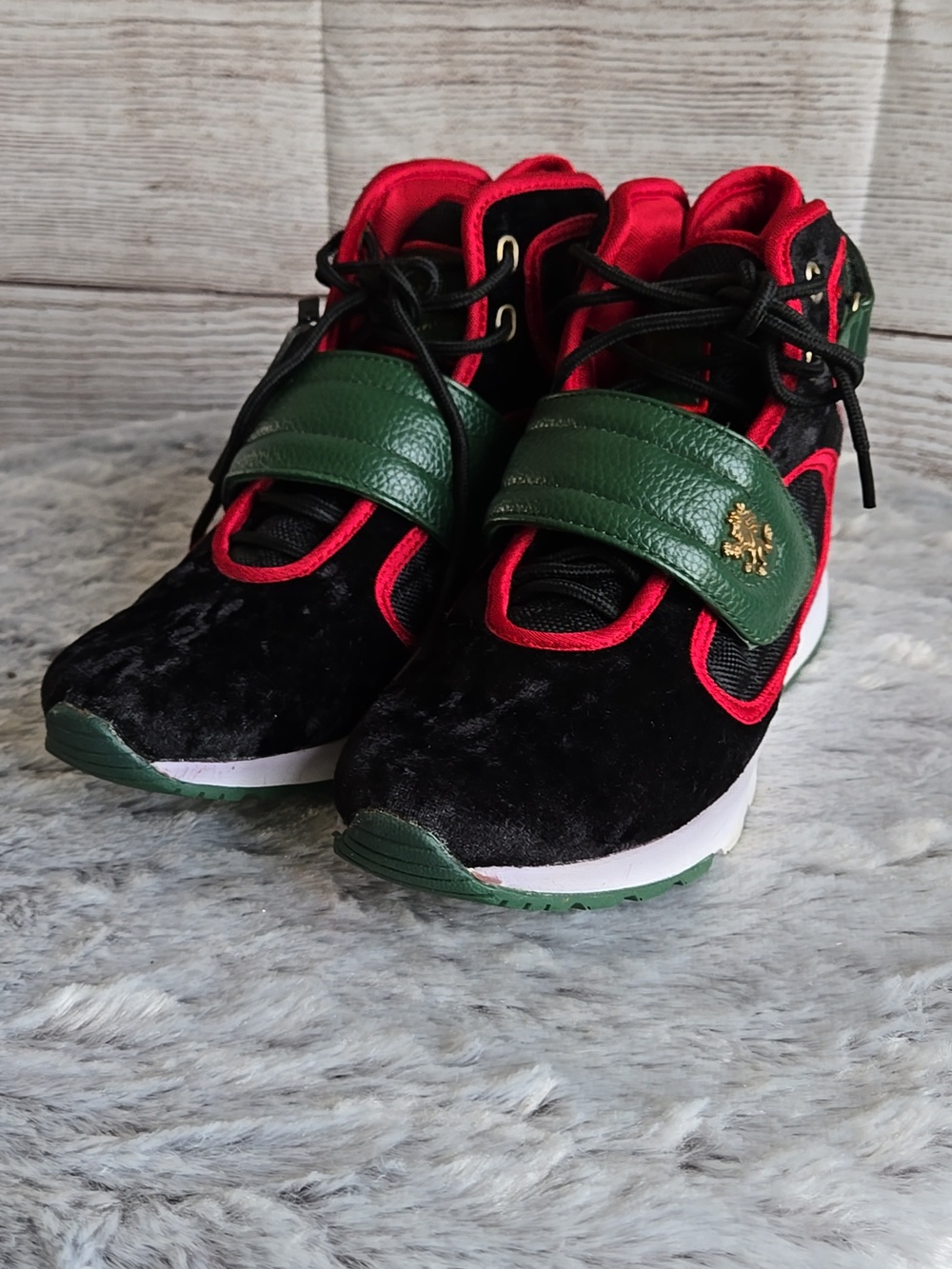 Vlado Footwear Sneakers, Big Kids Size 5